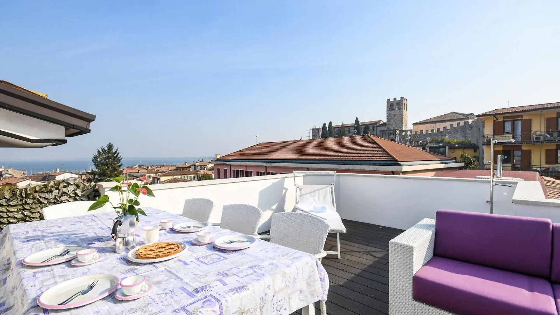 Mgh Luxury - Lake View Penthouse Desenzano Desenzano del Garda 0*,  Italy