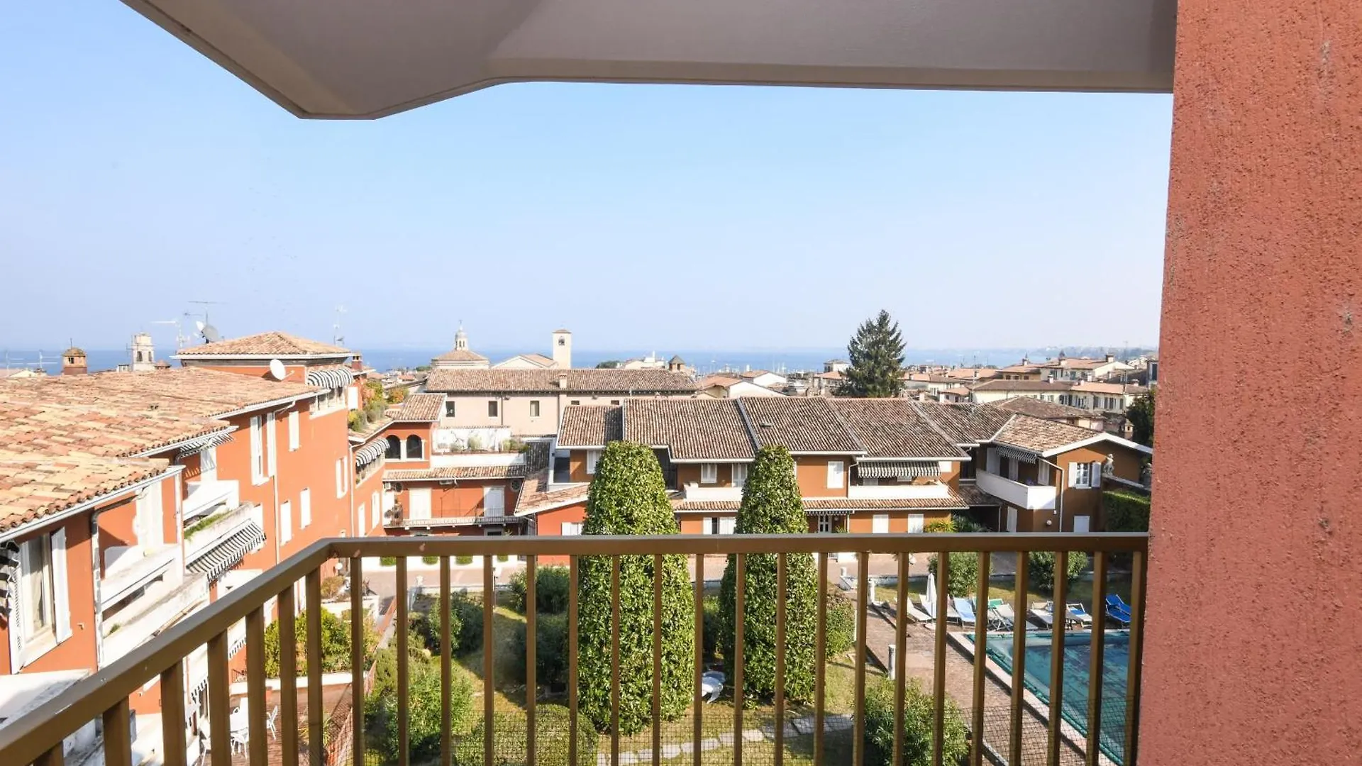 Апартаменты Mgh Luxury - Lake View Penthouse Desenzano Дезенцано-дель-Гарда