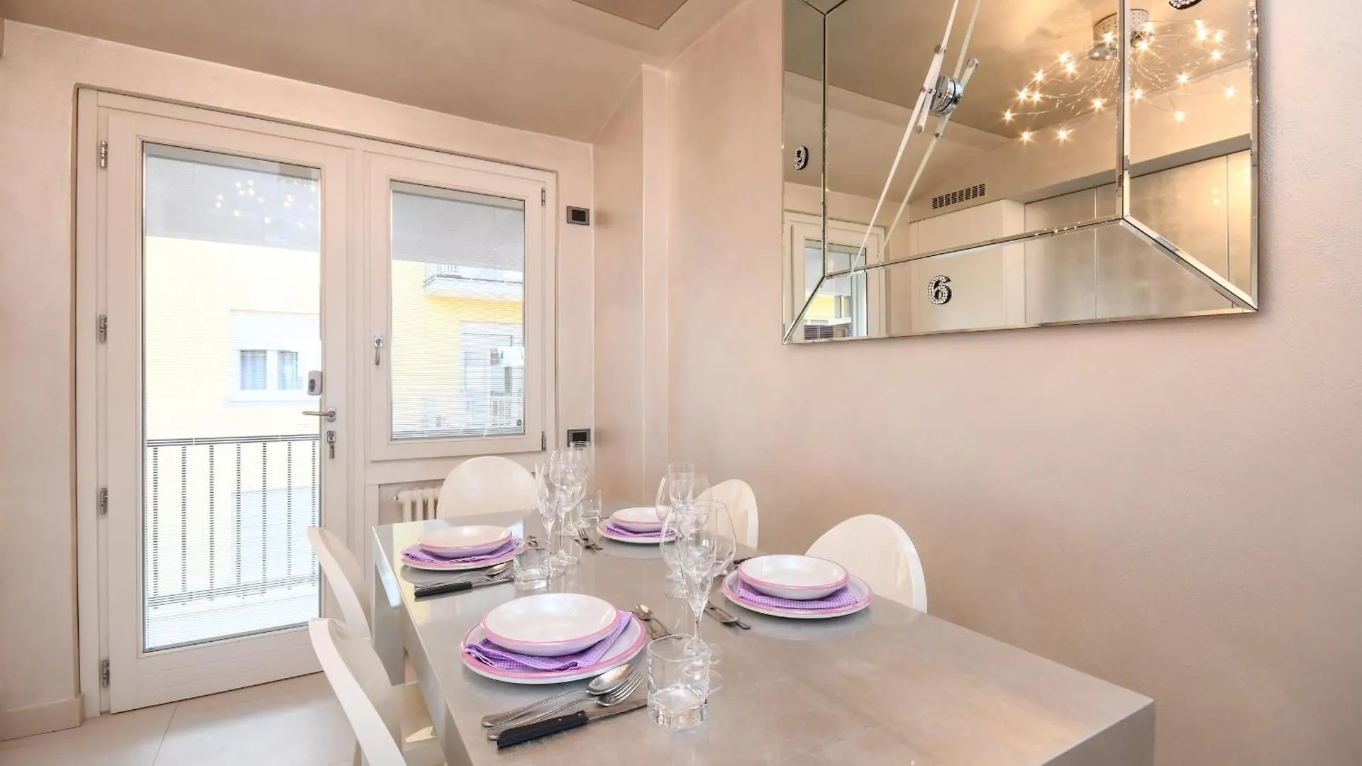 Mgh Luxury - Lake View Penthouse Desenzano Дезенцано-дель-Гарда 0*,