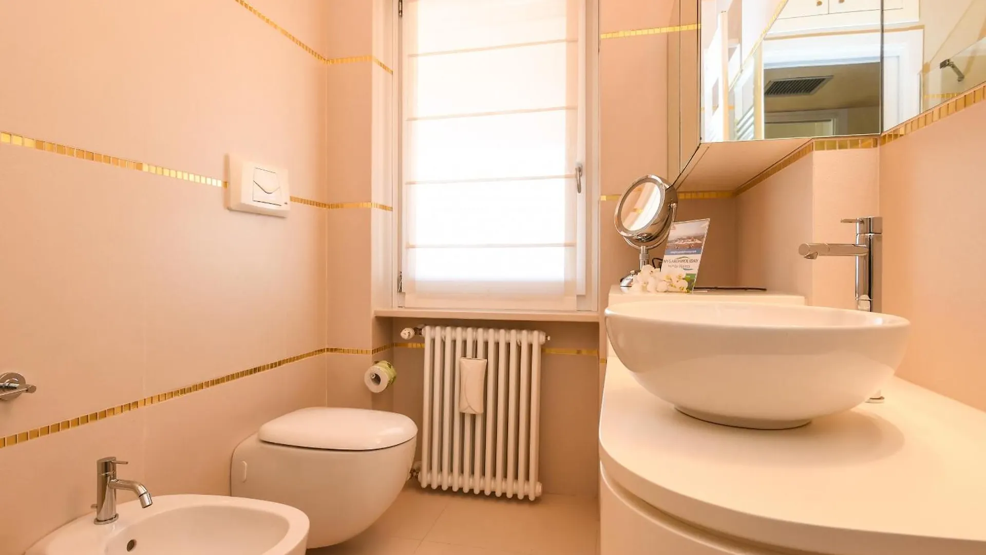 Mgh Luxury - Lake View Penthouse Desenzano 데센자노델가르다 0*,  이탈리아